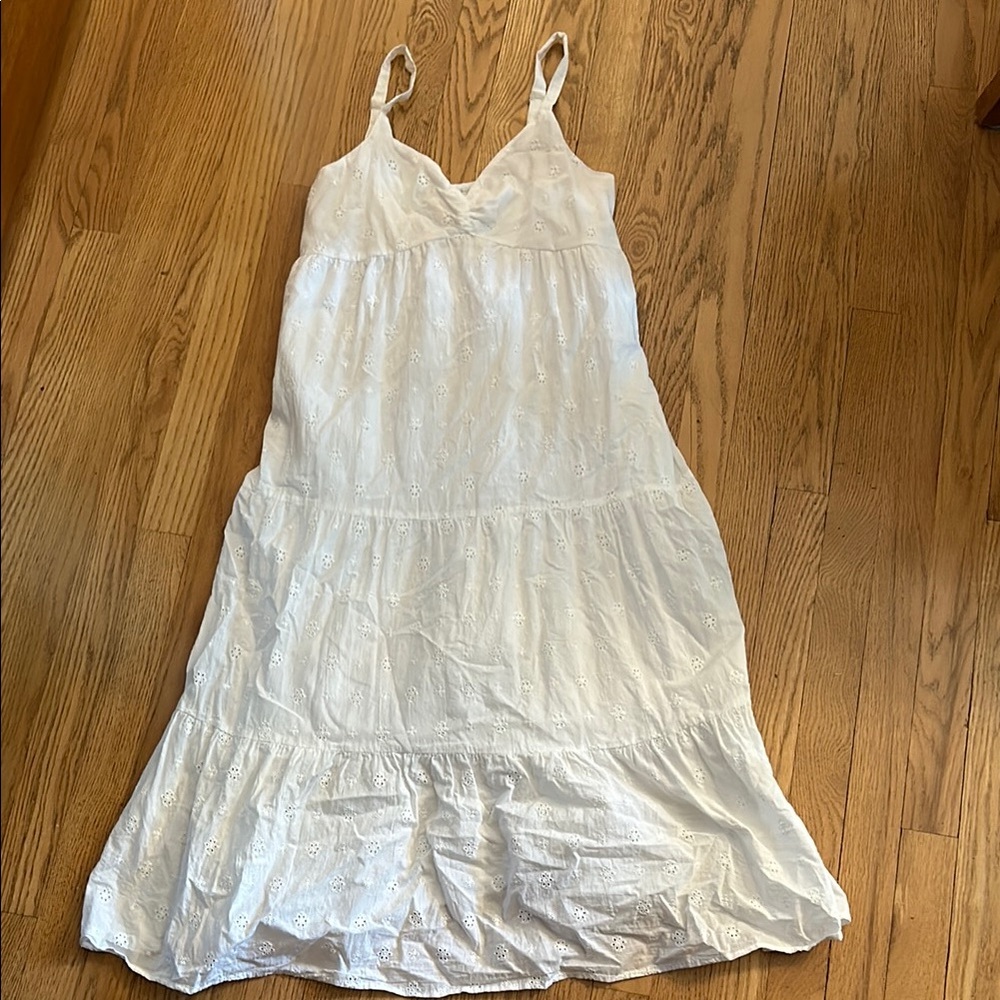White Sleeveless Nightgown